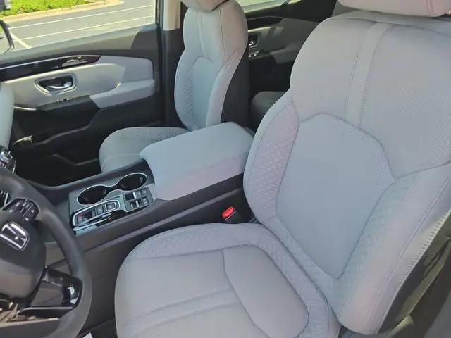 2023 Honda Pilot AWD LX