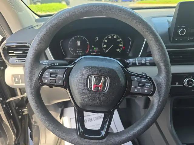 2023 Honda Pilot AWD LX