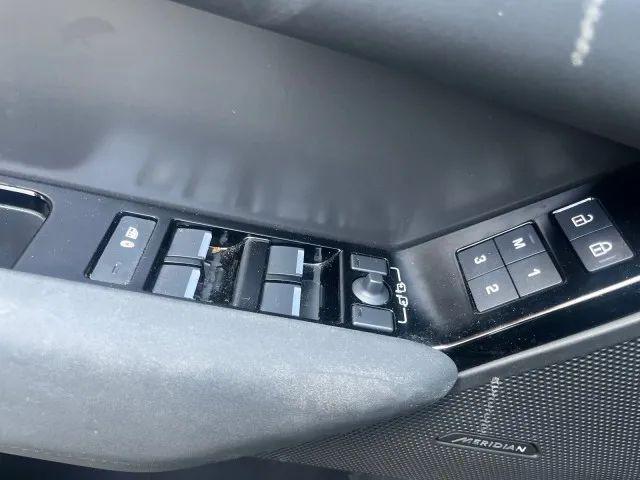 2025 Land Rover Range Rover Velar P250 Dynamic SE