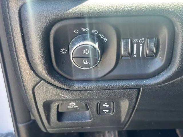 2025 Ram 1500 Big Horn Crew Cab 4x4 5'7" Box