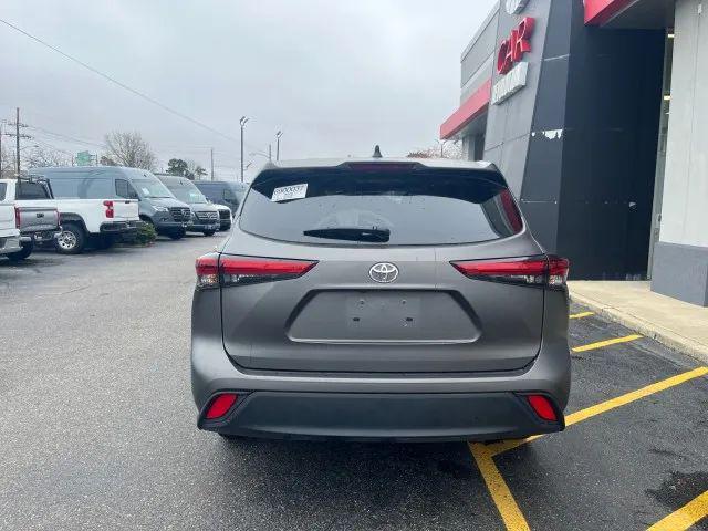 2023 Toyota Highlander LE
