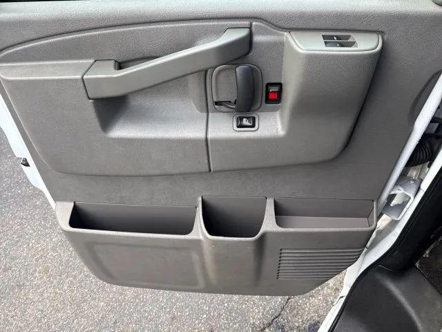 2017 Chevrolet Express LT