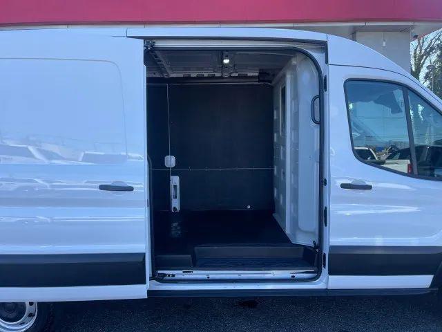 2023 Ford Transit Cargo Van Medium Roof w/LWB