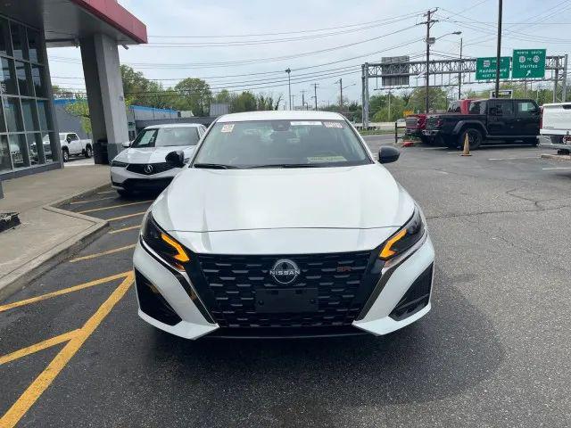 2025 Nissan Altima SR FWD