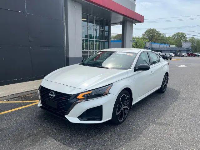 2025 Nissan Altima SR FWD