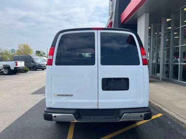 2024 Chevrolet Express Passenger RWD 3500 Extended Wheelbase LT