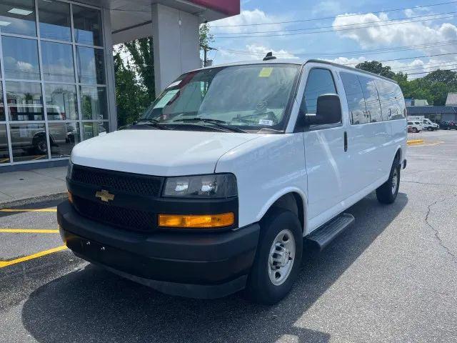 2022 Chevrolet Express Passenger RWD 3500 Extended Wheelbase LS