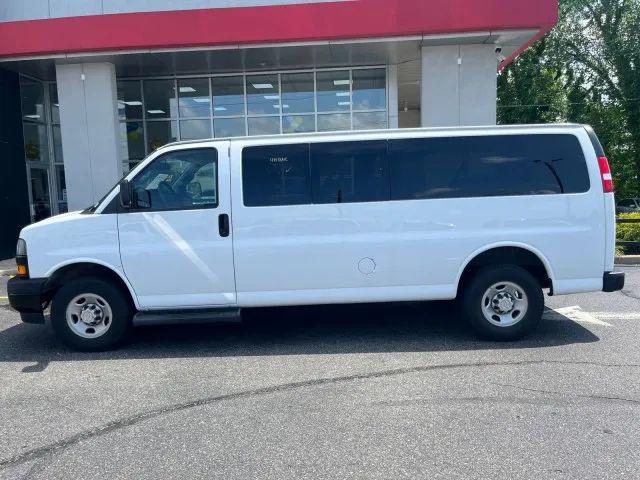 2022 Chevrolet Express Passenger RWD 3500 Extended Wheelbase LS