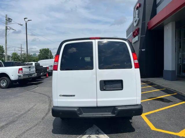 2022 Chevrolet Express Passenger RWD 3500 Extended Wheelbase LS