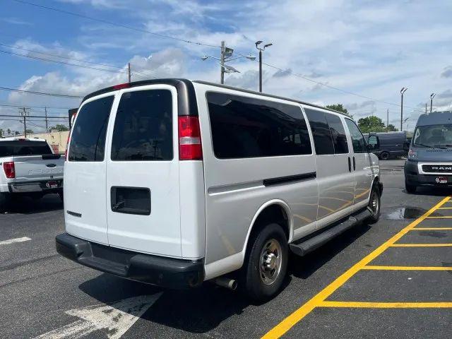 2022 Chevrolet Express Passenger RWD 3500 Extended Wheelbase LS