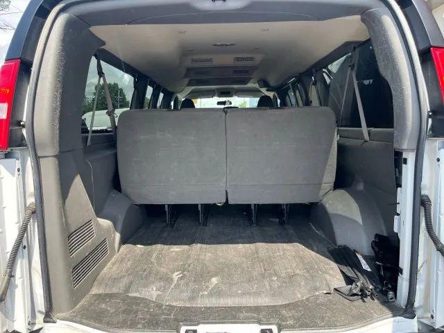 2022 Chevrolet Express Passenger RWD 3500 Extended Wheelbase LS