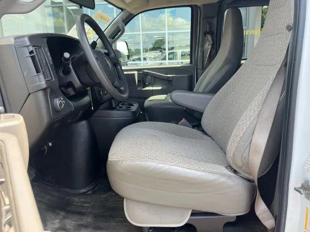 2022 Chevrolet Express Passenger RWD 3500 Extended Wheelbase LS
