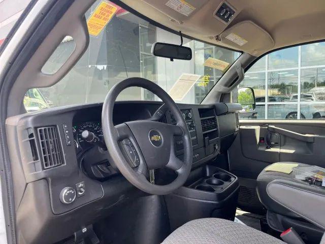 2022 Chevrolet Express Passenger RWD 3500 Extended Wheelbase LS
