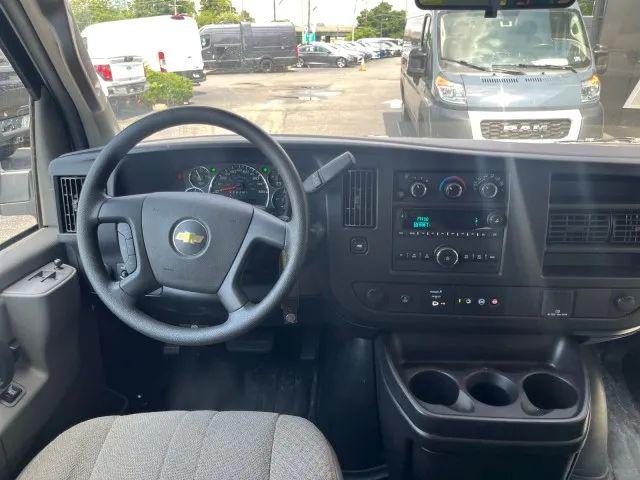 2022 Chevrolet Express Passenger RWD 3500 Extended Wheelbase LS