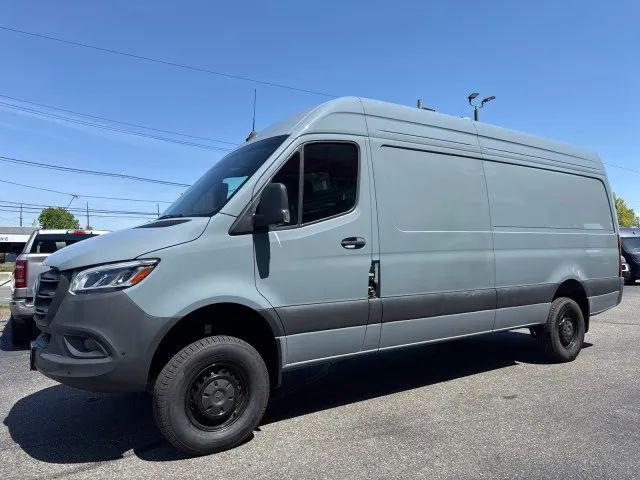 2024 Mercedes-Benz Sprinter 2500 High Roof 4-Cyl Diesel HO