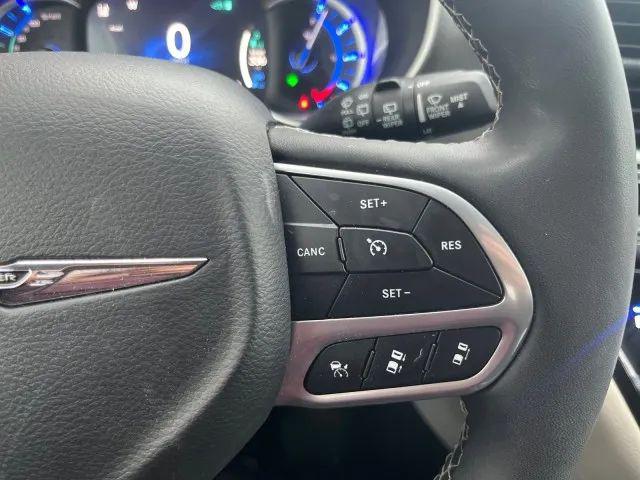 2024 Chrysler Pacifica Hybrid Select