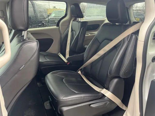 2024 Chrysler Pacifica Hybrid Select