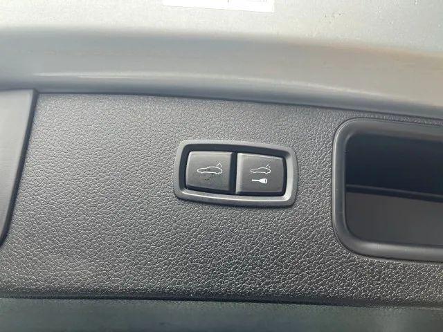 2022 Porsche Macan Base