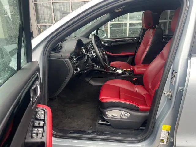 2022 Porsche Macan Base