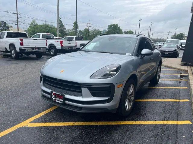 2022 Porsche Macan Base