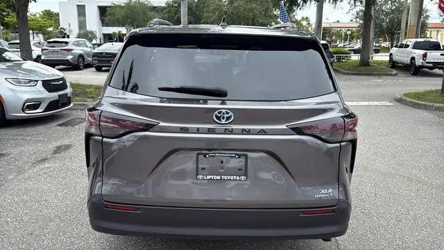 2024 Toyota Sienna XLE