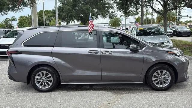 2024 Toyota Sienna XLE