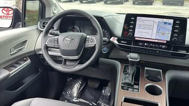 2024 Toyota Sienna XLE