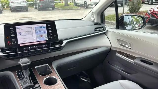 2024 Toyota Sienna XLE