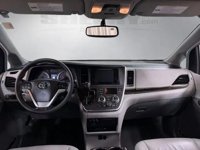 2017 Toyota Sienna XLE Premium 7 Passenger