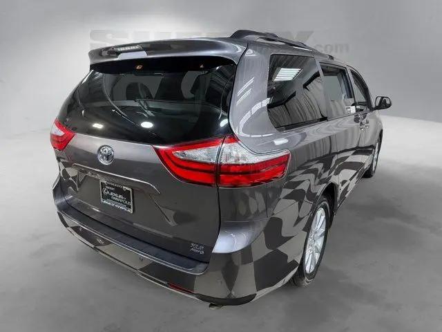 2017 Toyota Sienna XLE Premium 7 Passenger