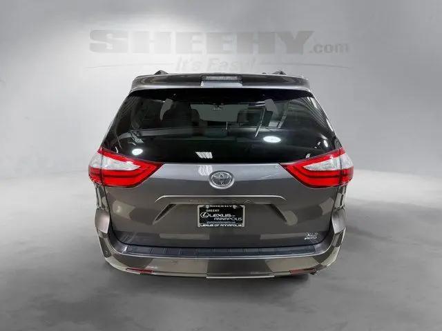2017 Toyota Sienna XLE Premium 7 Passenger