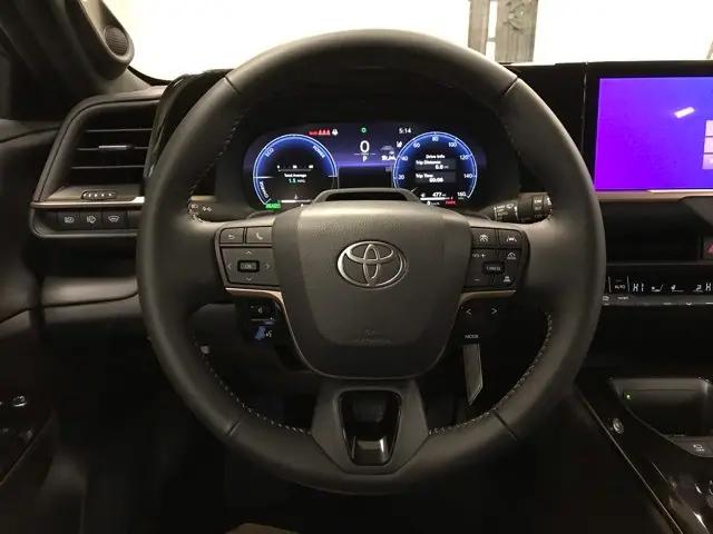 2025 Toyota Crown Signia Limited