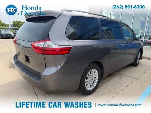 2015 Toyota Sienna XLE 8 Passenger