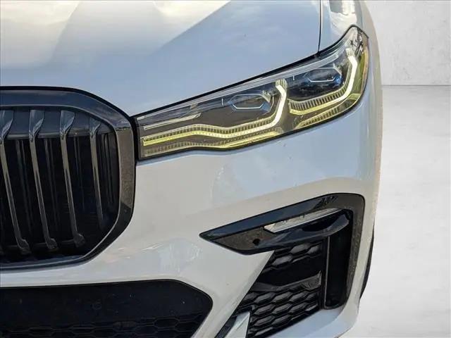 2022 BMW X7 M50i