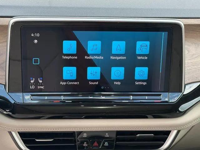 2026 Volkswagen Atlas SE with Technology