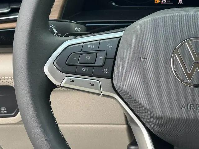 2026 Volkswagen Atlas SE with Technology
