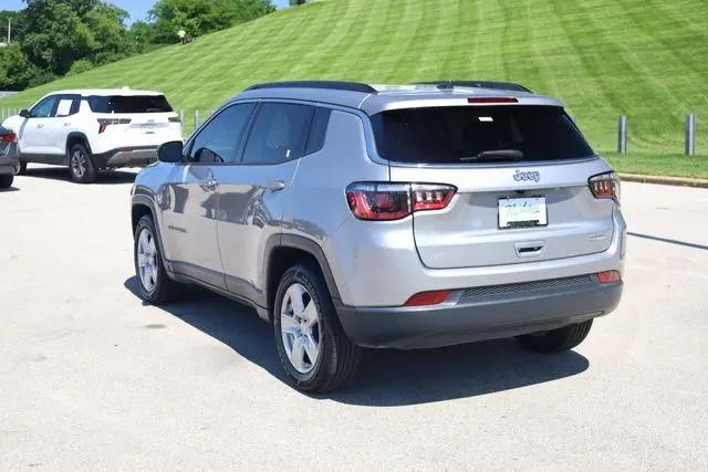 2022 Jeep Compass Latitude FWD