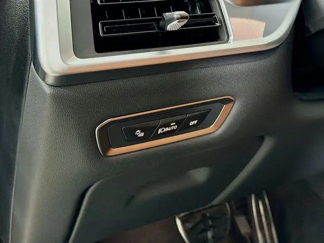 2027 BMW X7 M60i