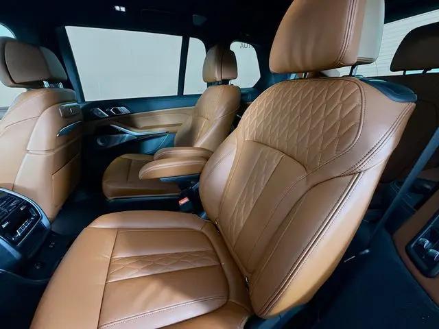 2027 BMW X7 M60i