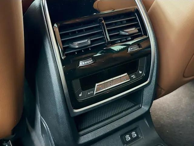 2027 BMW X7 M60i