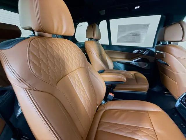 2027 BMW X7 M60i