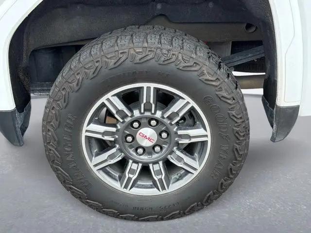 2024 GMC Sierra 1500 4WD Crew Cab Short Box AT4