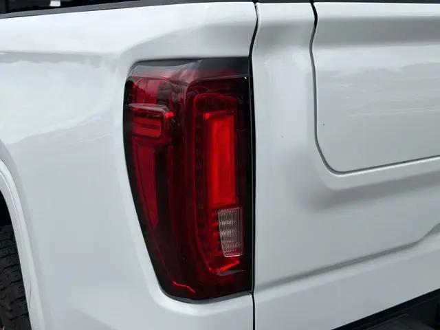 2024 GMC Sierra 1500 4WD Crew Cab Short Box AT4