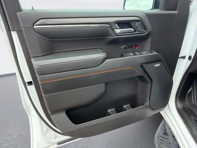 2024 GMC Sierra 1500 4WD Crew Cab Short Box AT4