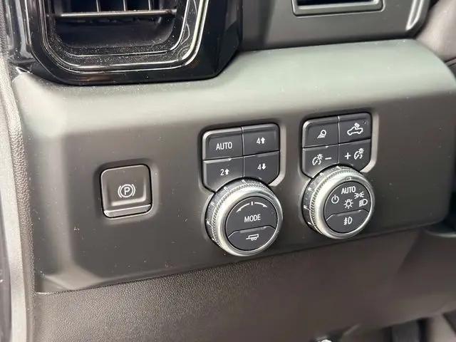 2024 GMC Sierra 1500 4WD Crew Cab Short Box AT4