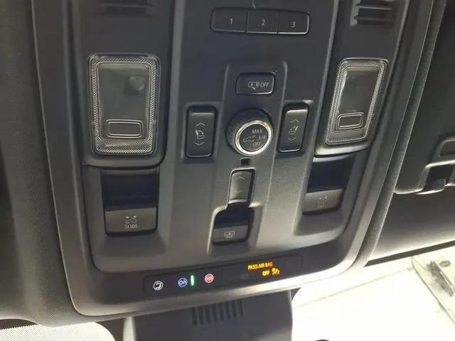 2024 Chevrolet Suburban 2WD Premier