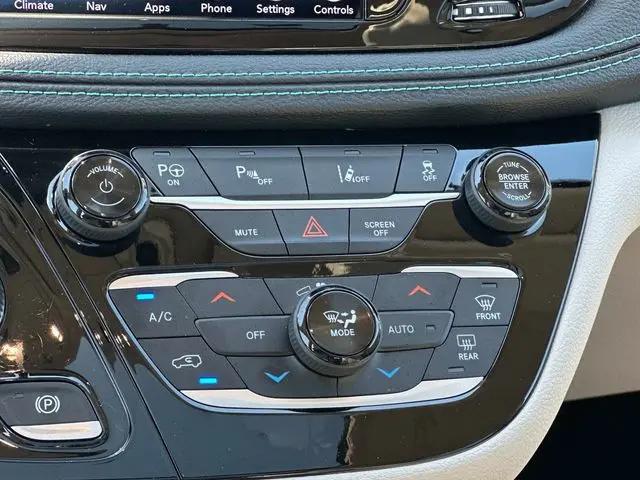 2020 Chrysler Pacifica Hybrid Limited