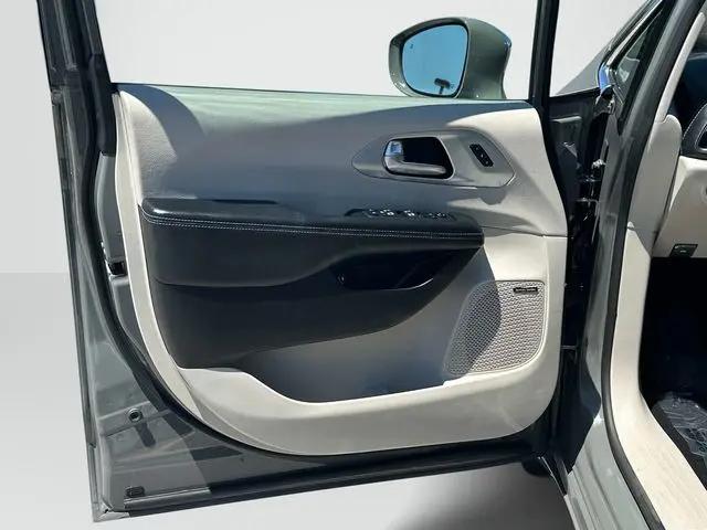 2020 Chrysler Pacifica Hybrid Limited