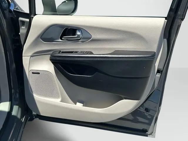 2020 Chrysler Pacifica Hybrid Limited