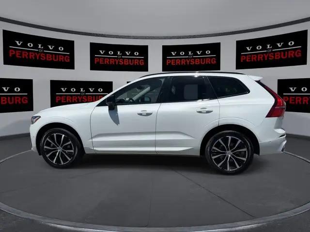 2023 Volvo XC60 B5 Plus Dark Theme